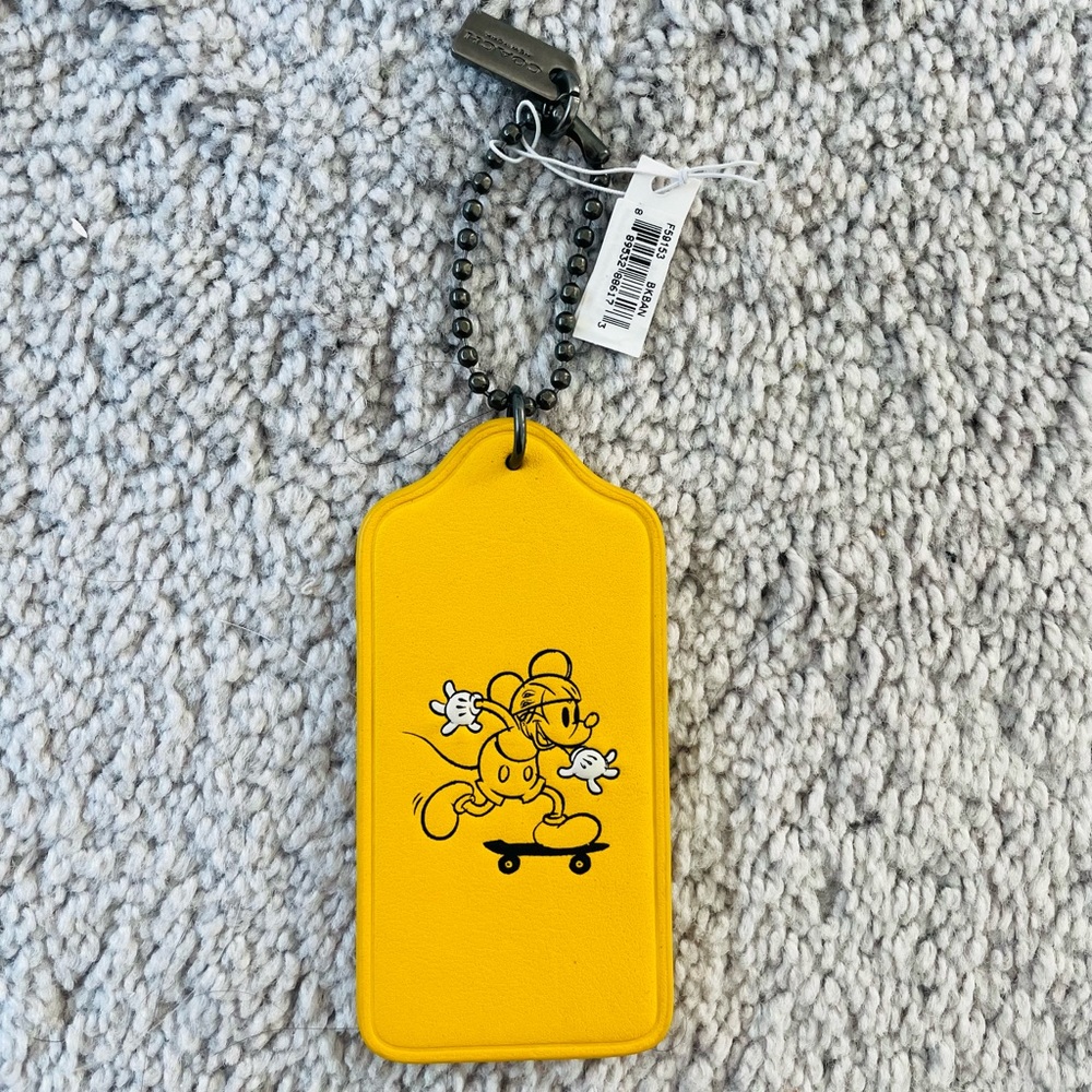 New authentic Coach Disney, Crossbody with Mickey Mouse ears, in banana color. - Picture 3 of 7